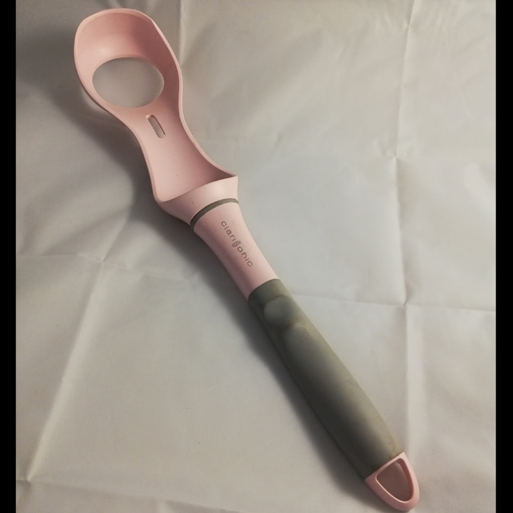 Clarisonic shower brush holder